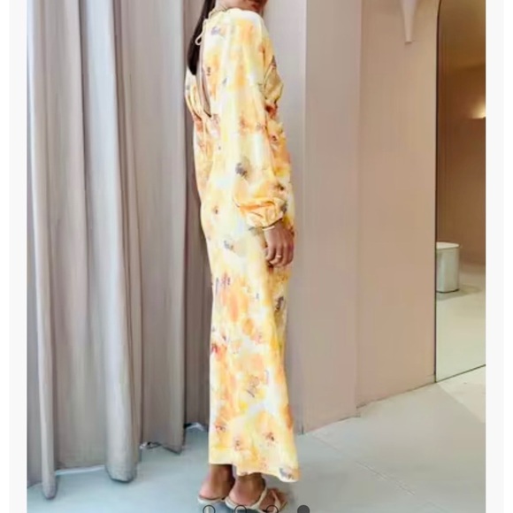 Significant Other Libby Midi Dress in Painted
Poppy Yellow NEW - Picture 3 of 12